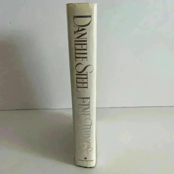 Danielle Steel Fine Things hardcover - Picture 2 of 12